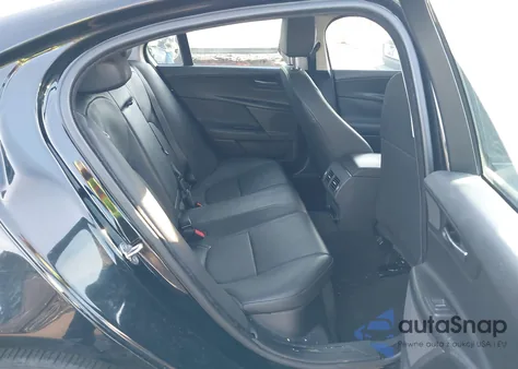 2018 Jaguar Xe 25T z USA, uszkodzony, nr VIN SAJAR4FX2JCP35800